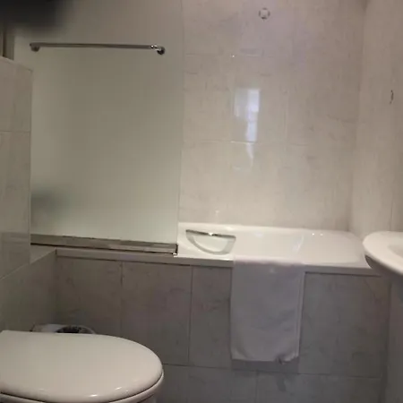 梅特罗伯乐酒店 酒店